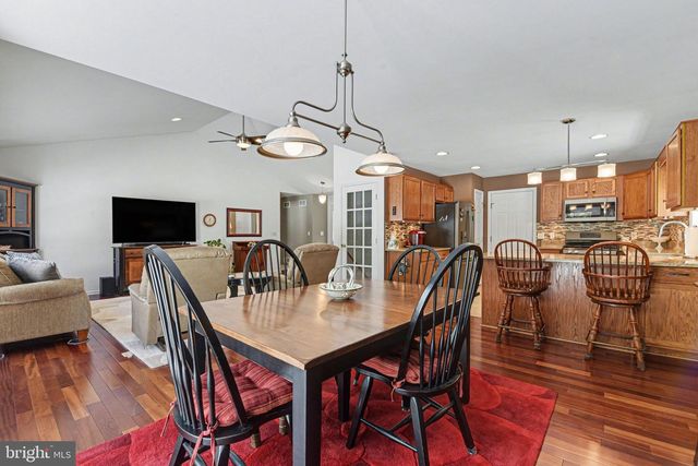 37 BLUE SPRUCE DR, Enola, PA 17025