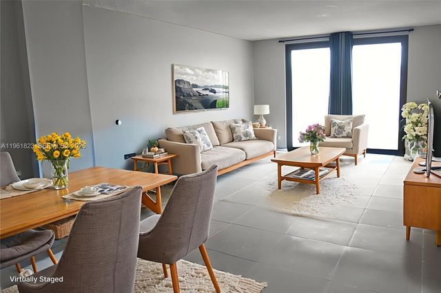 901 Hillcrest Dr 311, Hollywood, FL 33021