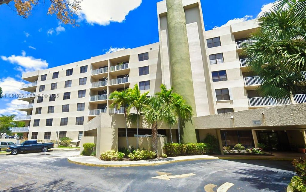 901 Hillcrest Dr 311, Hollywood, FL 33021