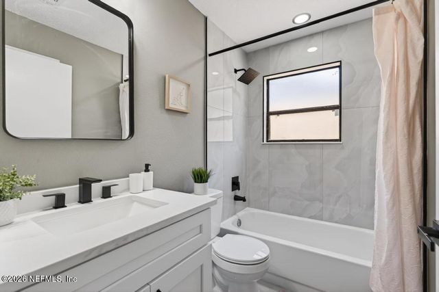 1380 HIGH PLAINS Drive W, Jacksonville, FL 32218