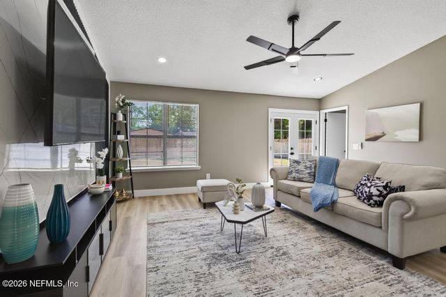 1380 HIGH PLAINS Drive W, Jacksonville, FL 32218