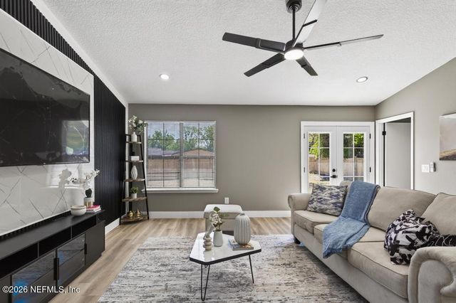 1380 HIGH PLAINS Drive W, Jacksonville, FL 32218