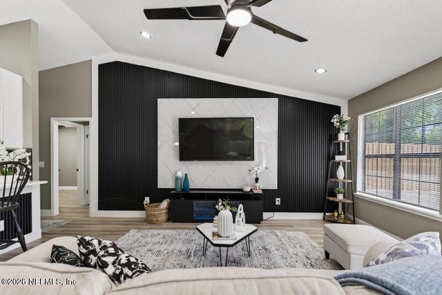 1380 HIGH PLAINS Drive W, Jacksonville, FL 32218