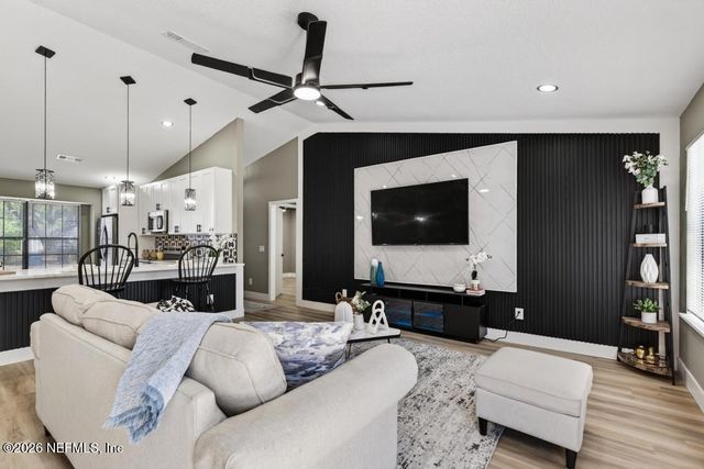 1380 HIGH PLAINS Drive W, Jacksonville, FL 32218