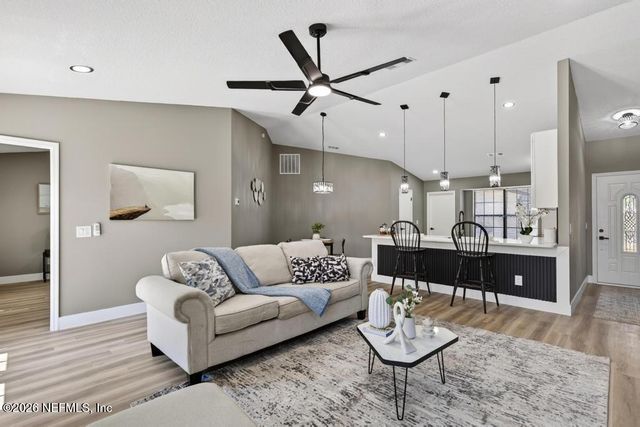 1380 HIGH PLAINS Drive W, Jacksonville, FL 32218