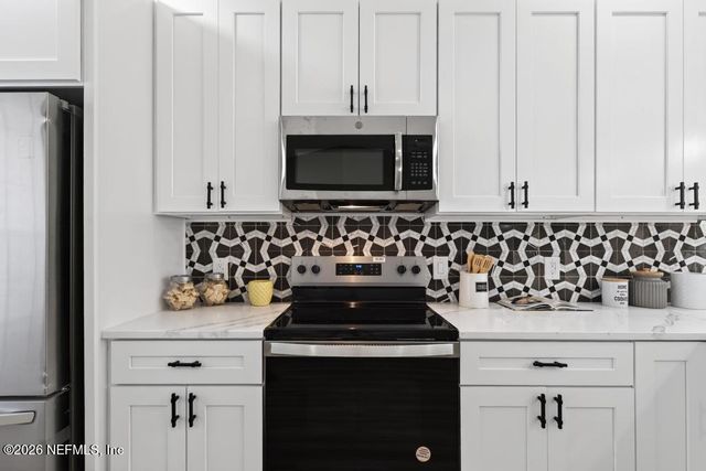 1380 HIGH PLAINS Drive W, Jacksonville, FL 32218