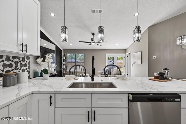 1380 HIGH PLAINS Drive W, Jacksonville, FL 32218