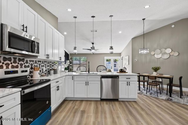 1380 HIGH PLAINS Drive W, Jacksonville, FL 32218