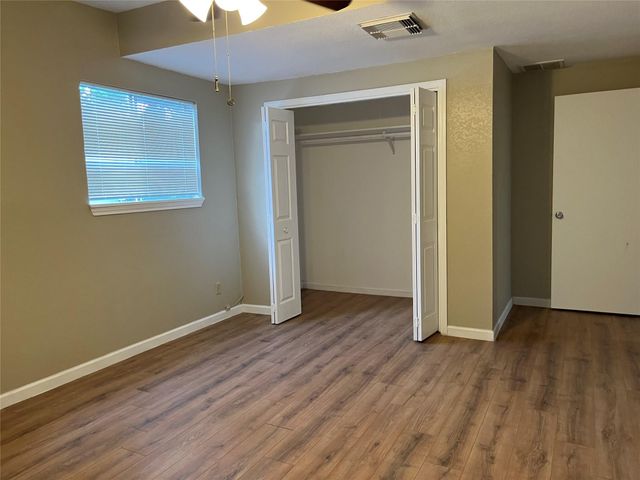 218 N Ormsby Street, Alvin, TX 77511