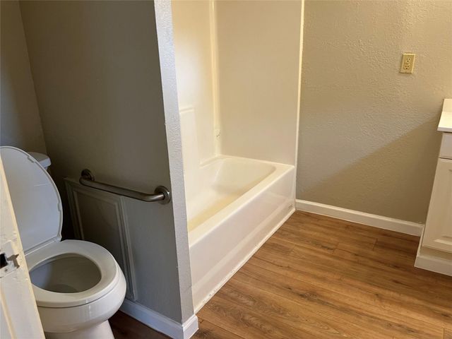 218 N Ormsby Street, Alvin, TX 77511