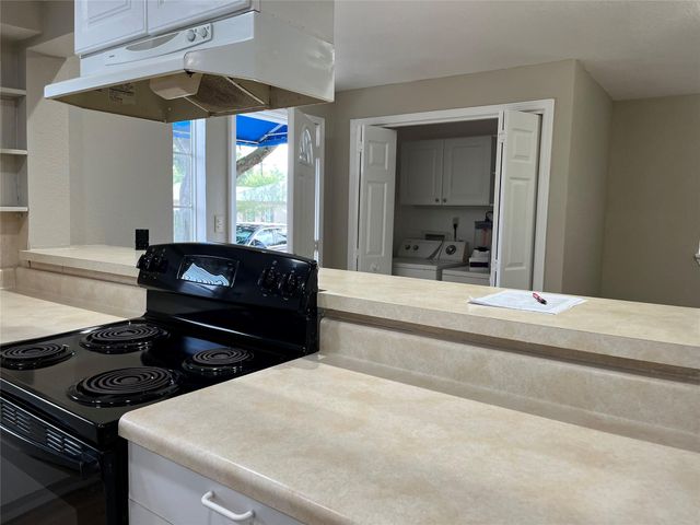 218 N Ormsby Street, Alvin, TX 77511