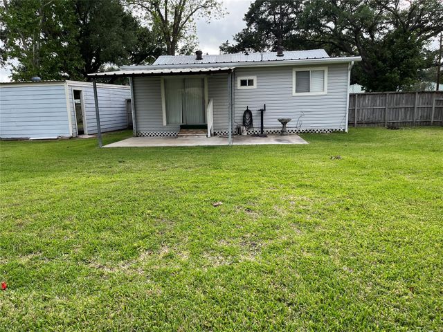 218 N Ormsby Street, Alvin, TX 77511