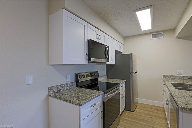 5311 Summerlin RD 1112, Fort Myers, FL 33919