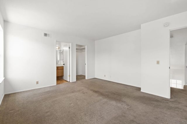 10240 Caminito Rio Ct, Lakeside, CA 92040