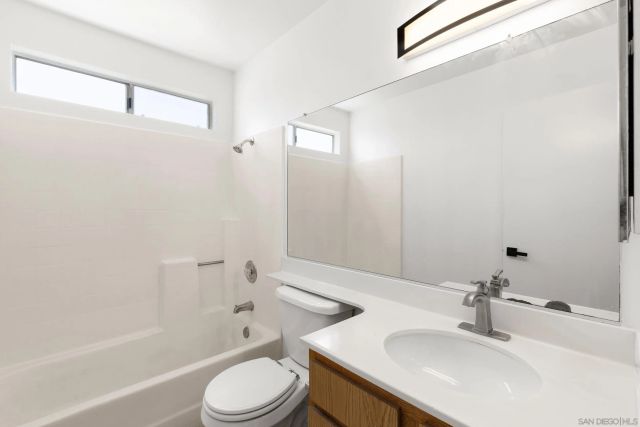 10240 Caminito Rio Ct, Lakeside, CA 92040