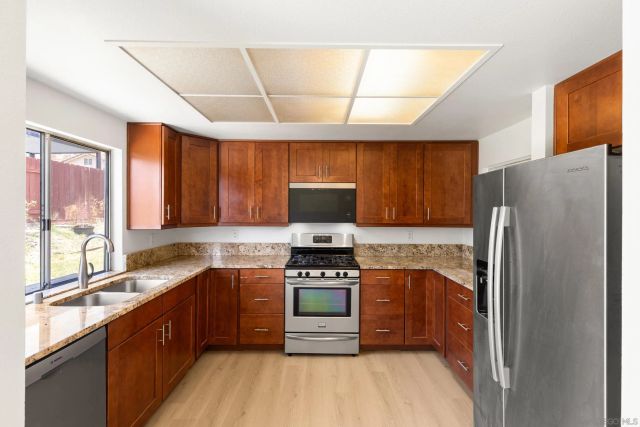 10240 Caminito Rio Ct, Lakeside, CA 92040