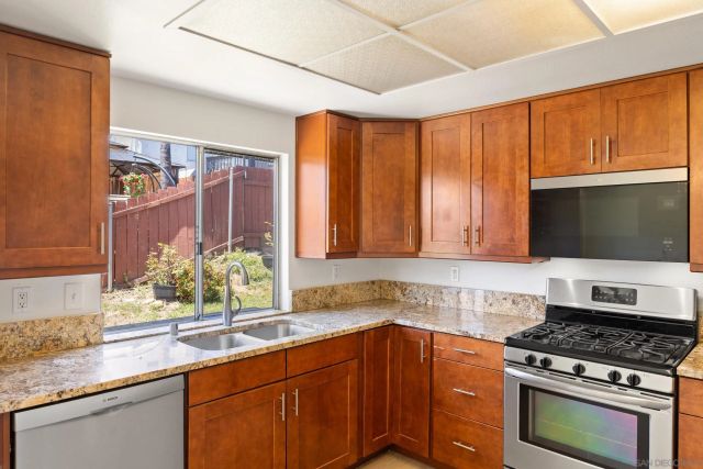 10240 Caminito Rio Ct, Lakeside, CA 92040