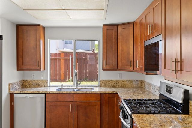 10240 Caminito Rio Ct, Lakeside, CA 92040