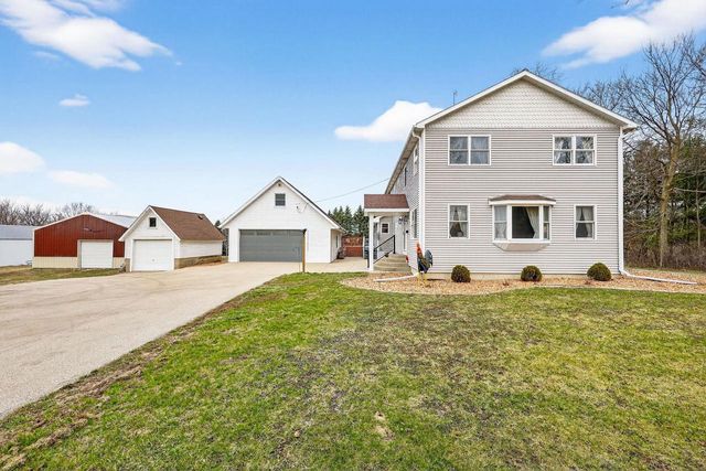 W6904 Schwemmer Lane, Fort Atkinson, WI 53538