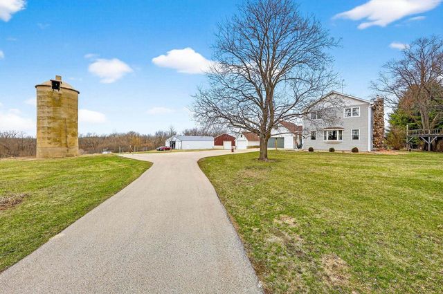 W6904 Schwemmer Lane, Fort Atkinson, WI 53538