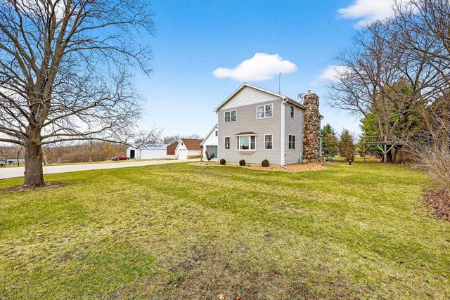 W6904 Schwemmer Lane, Fort Atkinson, WI 53538