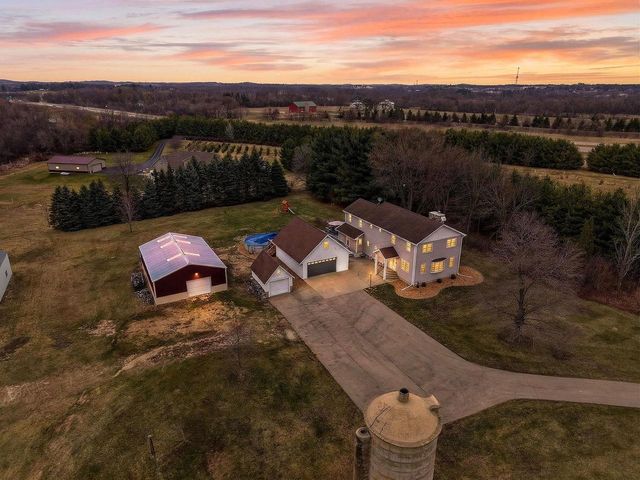 W6904 Schwemmer Lane, Fort Atkinson, WI 53538