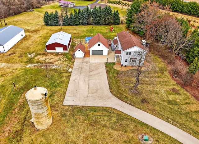 W6904 Schwemmer Lane, Fort Atkinson, WI 53538