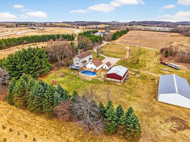 W6904 Schwemmer Lane, Fort Atkinson, WI 53538