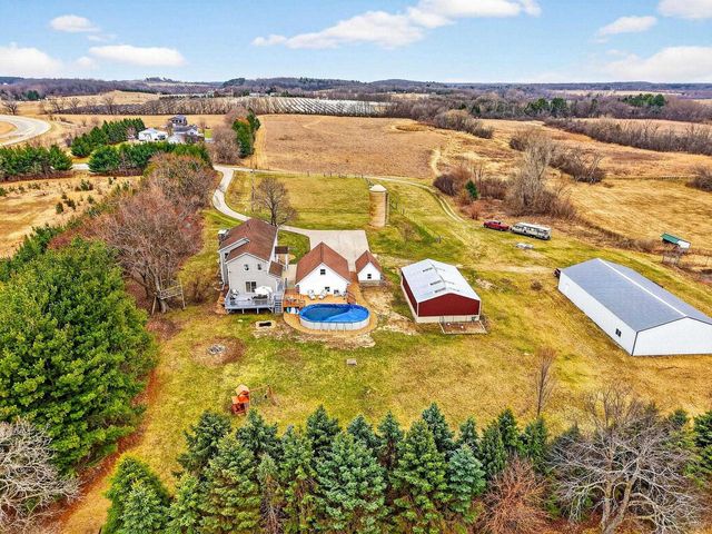 W6904 Schwemmer Lane, Fort Atkinson, WI 53538