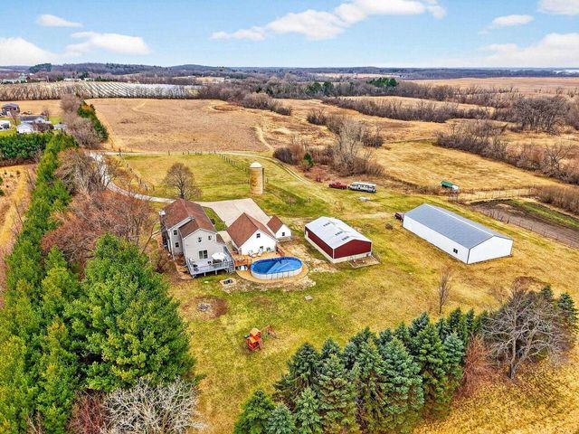 W6904 Schwemmer Lane, Fort Atkinson, WI 53538