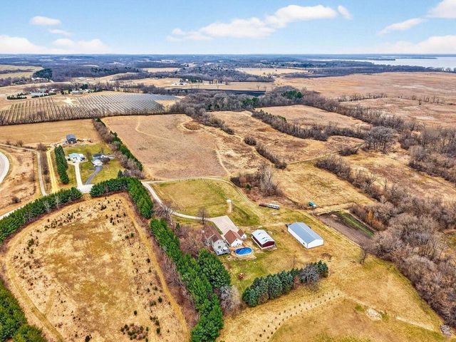 W6904 Schwemmer Lane, Fort Atkinson, WI 53538