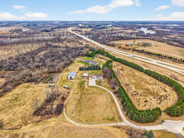 W6904 Schwemmer Lane, Fort Atkinson, WI 53538