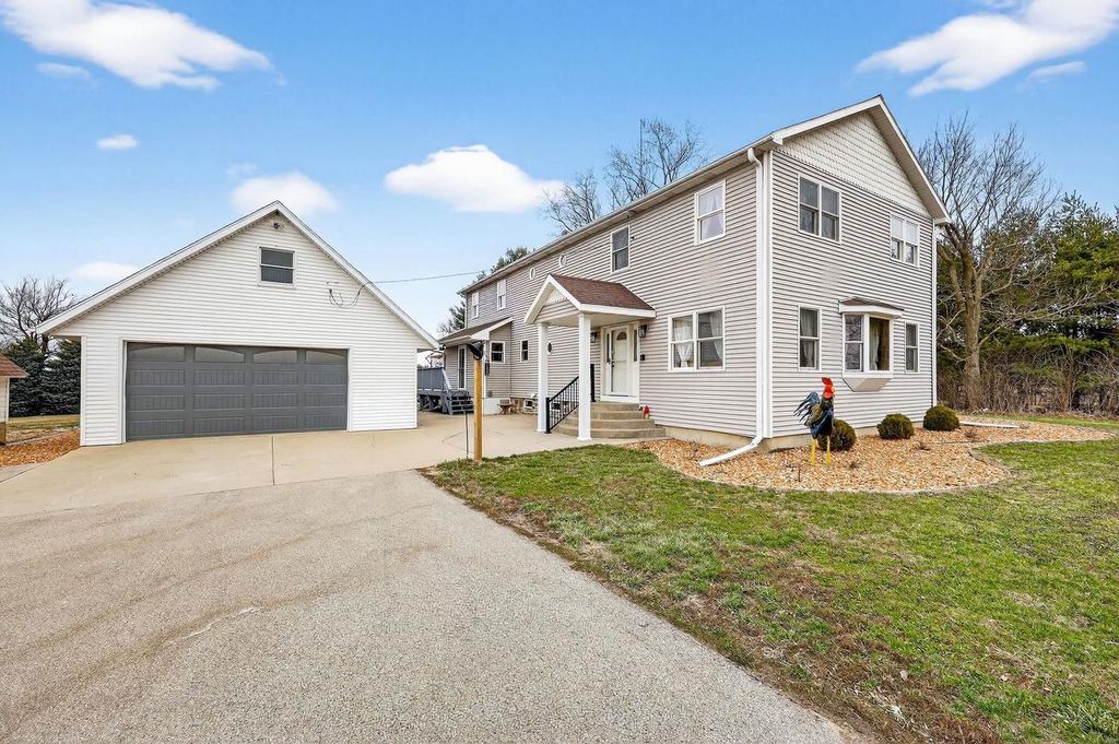 W6904 Schwemmer Lane, Fort Atkinson, WI 53538