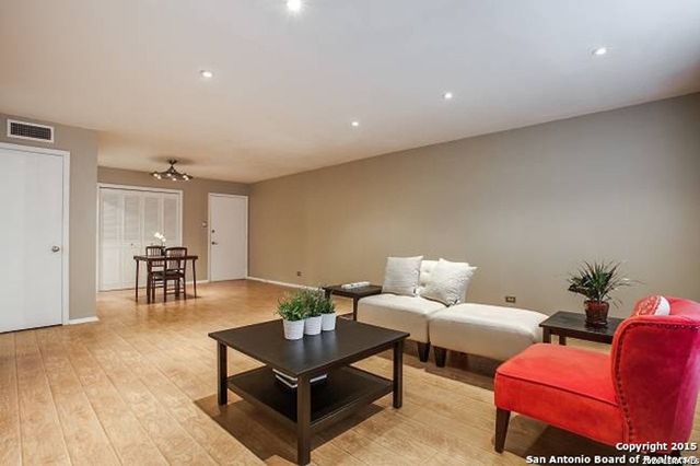 2420 McCullough Ave Apt 104, San Antonio, TX 78212