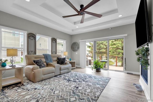 8057 Timber Trail, White Lake, MI 48386