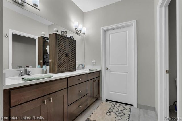 8057 Timber Trail, White Lake, MI 48386