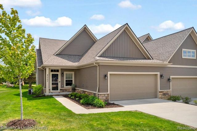 8057 Timber Trail, White Lake, MI 48386