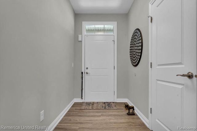 8057 Timber Trail, White Lake, MI 48386
