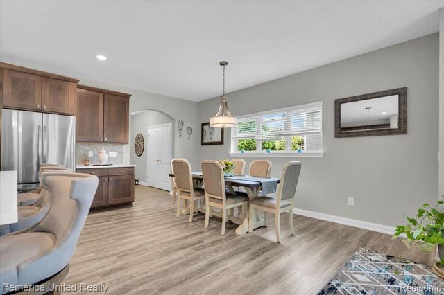 8057 Timber Trail, White Lake, MI 48386