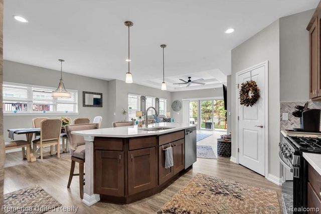 8057 Timber Trail, White Lake, MI 48386
