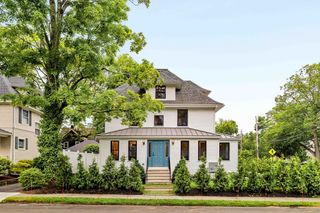 24 Hampden St, Wellesley, MA 02482