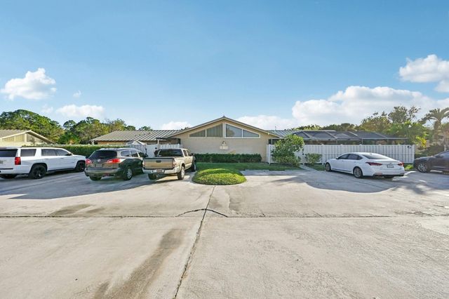 5760 Golden Eagle Circle, Palm Beach Gardens, FL 33418