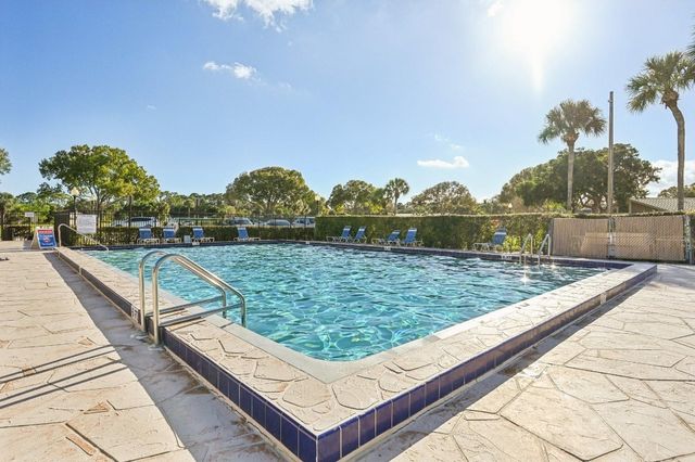 5760 Golden Eagle Circle, Palm Beach Gardens, FL 33418