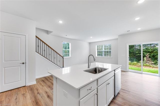 1811 Pheasant Trace Circle, Kernersville, NC 27284