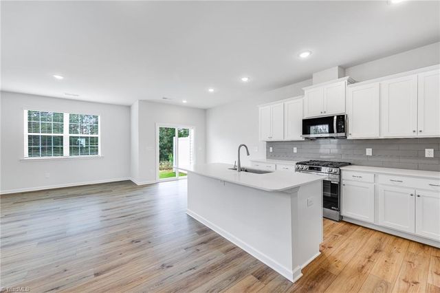 1811 Pheasant Trace Circle, Kernersville, NC 27284