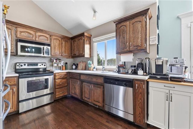 519 Holt Drive, Liberty, MO 64068