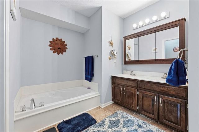 519 Holt Drive, Liberty, MO 64068