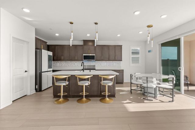 550 MEADOWOOD STREET, Fallbrook, CA 92028