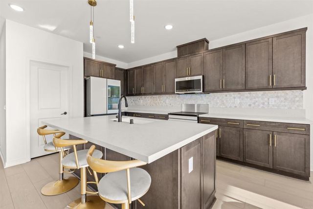 550 MEADOWOOD STREET, Fallbrook, CA 92028