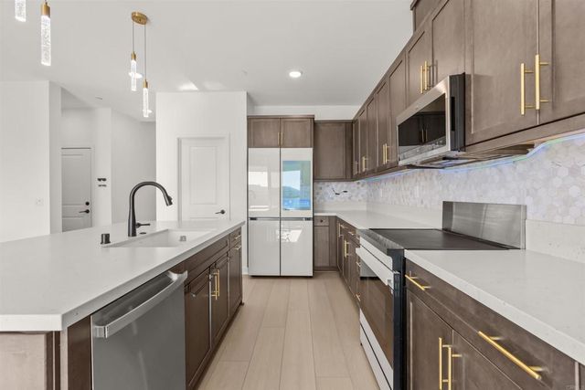 550 MEADOWOOD STREET, Fallbrook, CA 92028